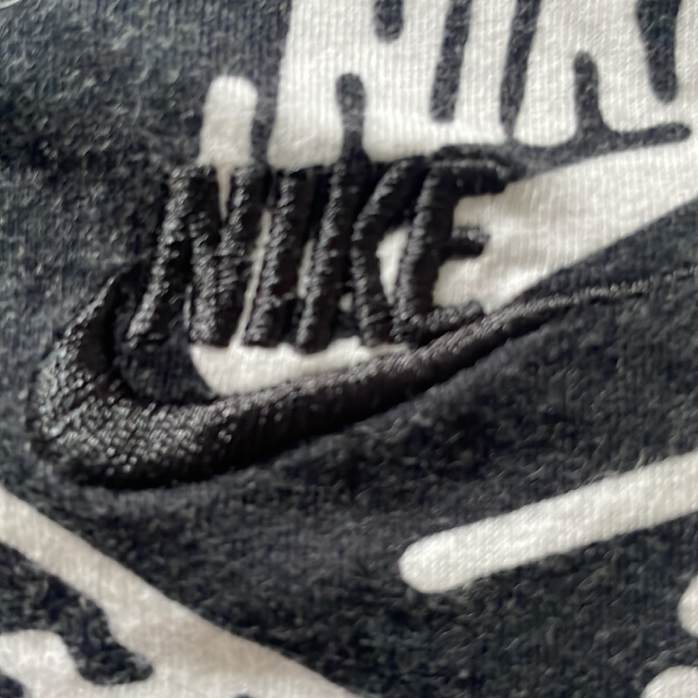 Nike Tee - Picture 2 of 3